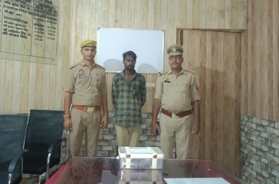 ऑपरेशन चक्रव्यूह में अमेठी पुलिस की बड़ी कार्रवाई,315 अवैध  तमंचा-कारतूस के साथ युवक गिरफ्तार  संग्रामपुर पुलिस ने चेकिंग के दौरान मुखबिर की सूचना पर दबोचा